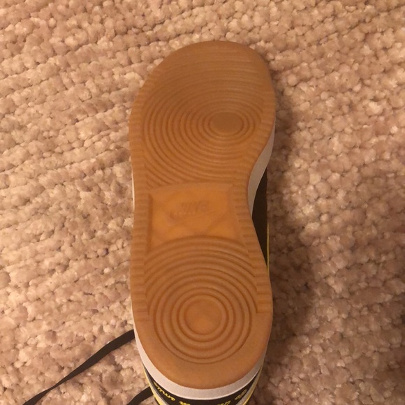 “Court Vision Mid Hol” - Picture 3 of 5